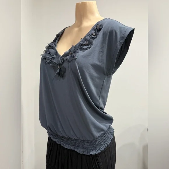 Banana Republic Gray Blouse with Floral Accents - Picture 2 of 4